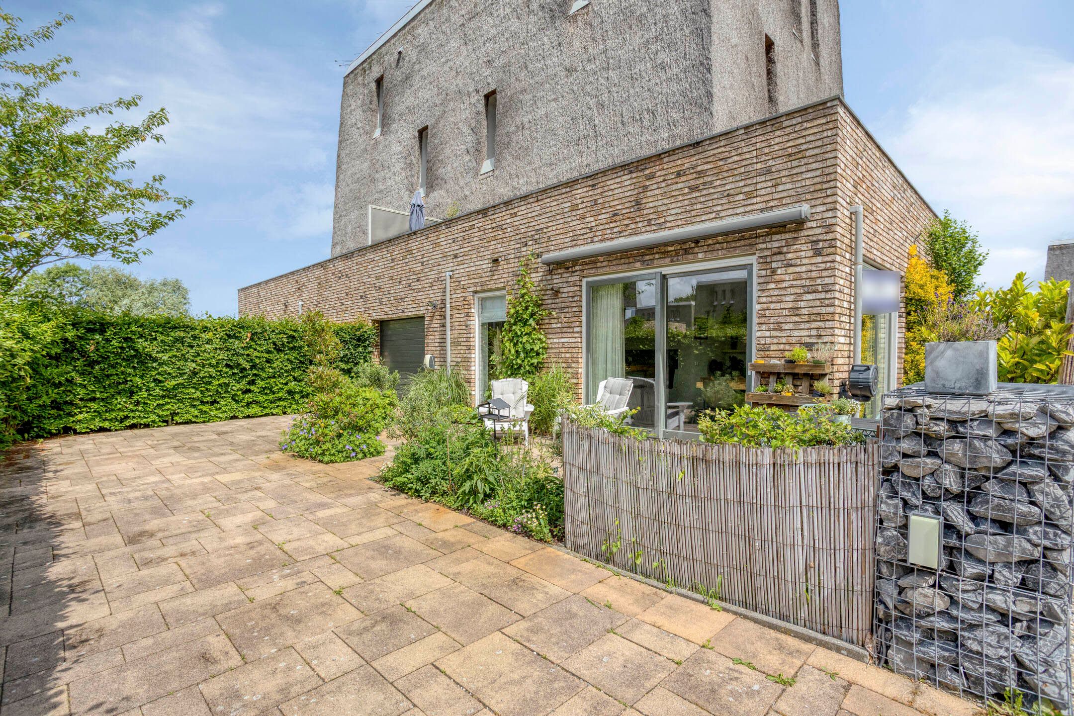 Sustainable Thatched-Roof Villa with Spacious Living and Solar-Powered Comfort in Leiden's Green Heart — 54