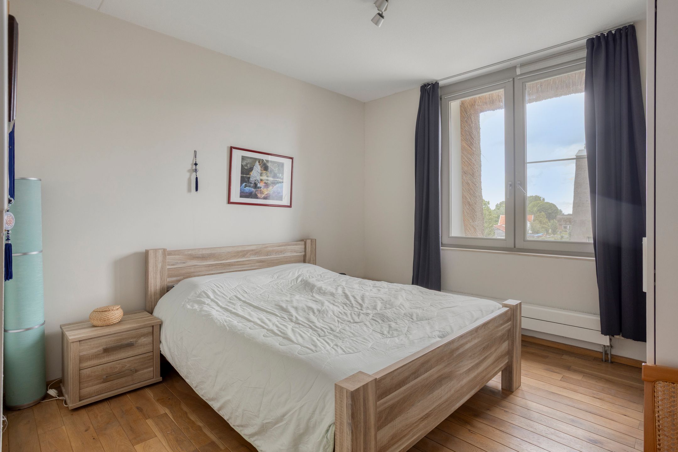Sustainable Thatched-Roof Villa with Spacious Living and Solar-Powered Comfort in Leiden's Green Heart — 39