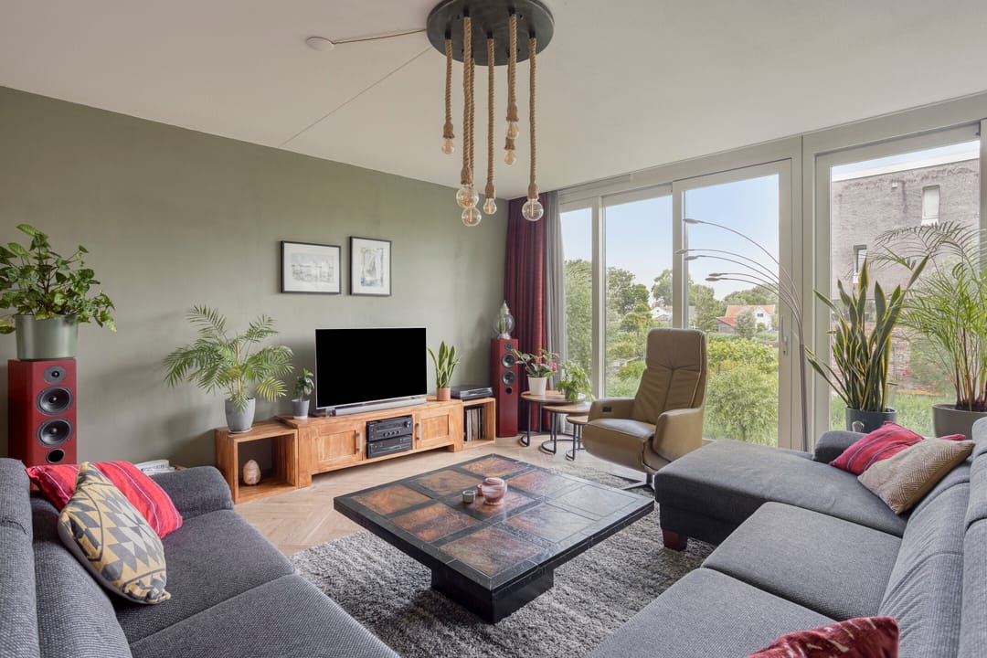 Sustainable Thatched-Roof Villa with Spacious Living and Solar-Powered Comfort in Leiden's Green Heart — 22