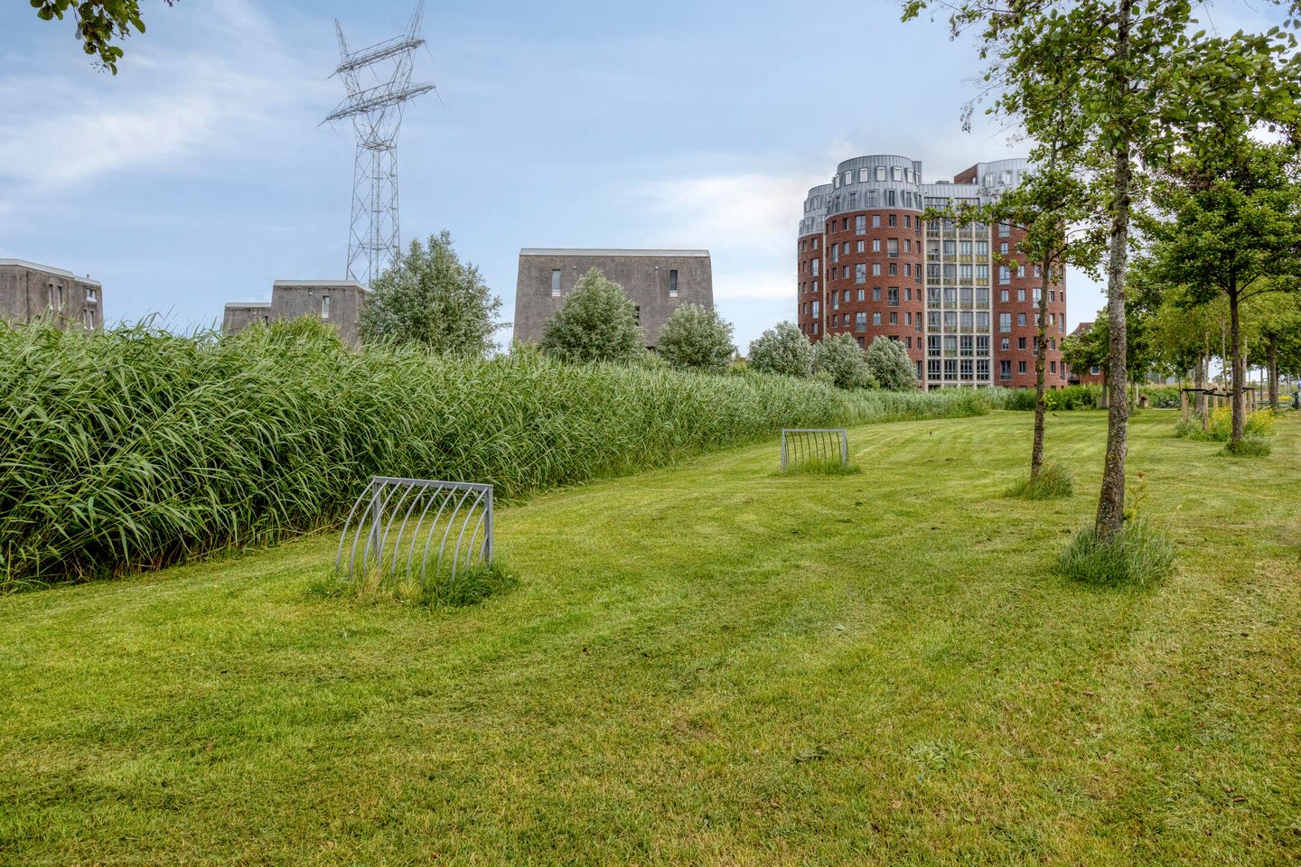 Sustainable Thatched-Roof Villa with Spacious Living and Solar-Powered Comfort in Leiden's Green Heart — 64