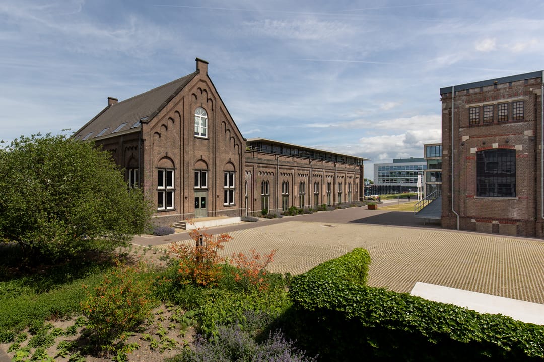 Spacious Industrial Maisonette with Large Terrace Near Haarlem Center — 22