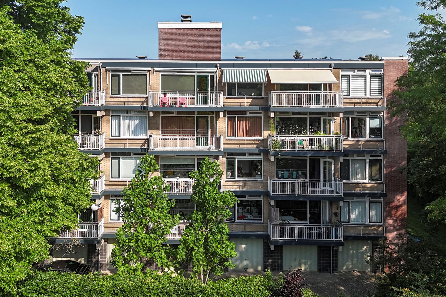 Renovated Forest-View Apartment with Solar Panels in Berg en Dal — 29