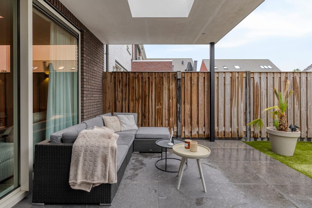 Modern Move-In Ready Terraced Home with Covered Terrace in Deurne Spoorzone — 31