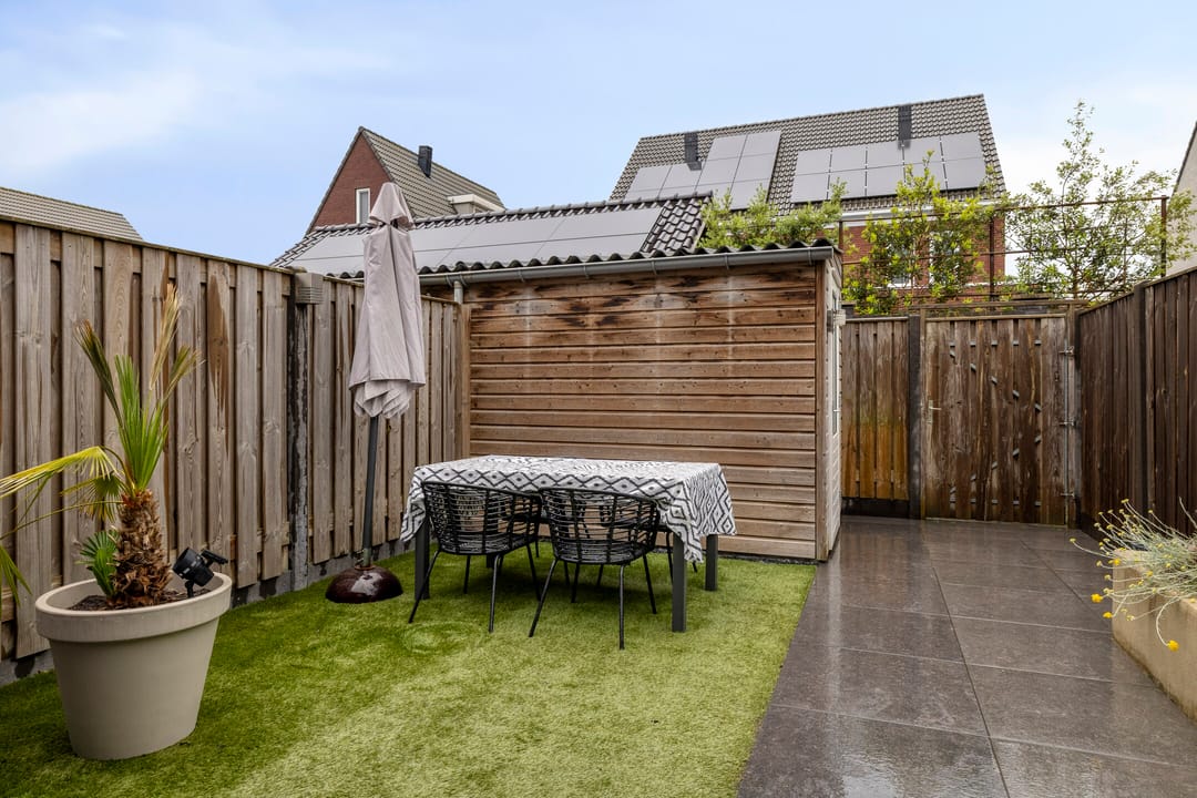 Modern Move-In Ready Terraced Home with Covered Terrace in Deurne Spoorzone — 32