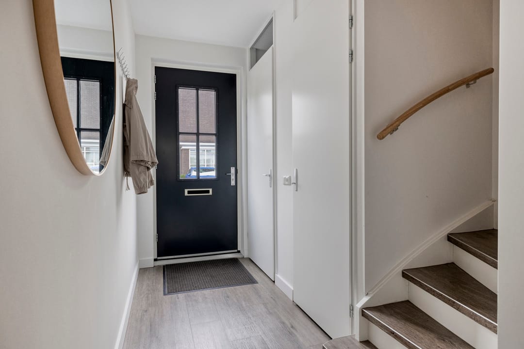 Modern Move-In Ready Terraced Home with Covered Terrace in Deurne Spoorzone — 7