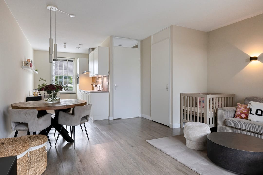 Modern Move-In Ready Terraced Home with Covered Terrace in Deurne Spoorzone — 11