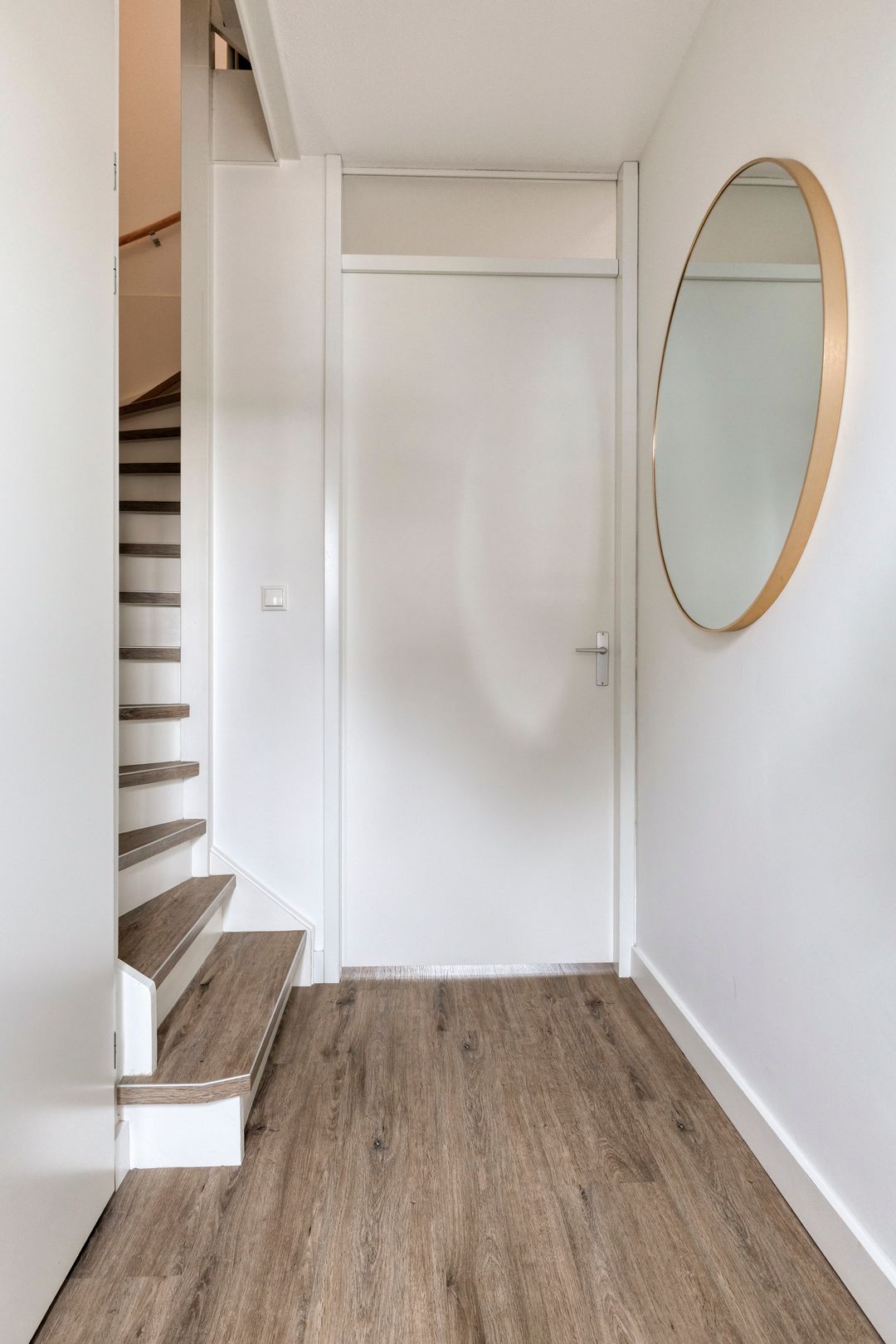 Modern Move-In Ready Terraced Home with Covered Terrace in Deurne Spoorzone — 8