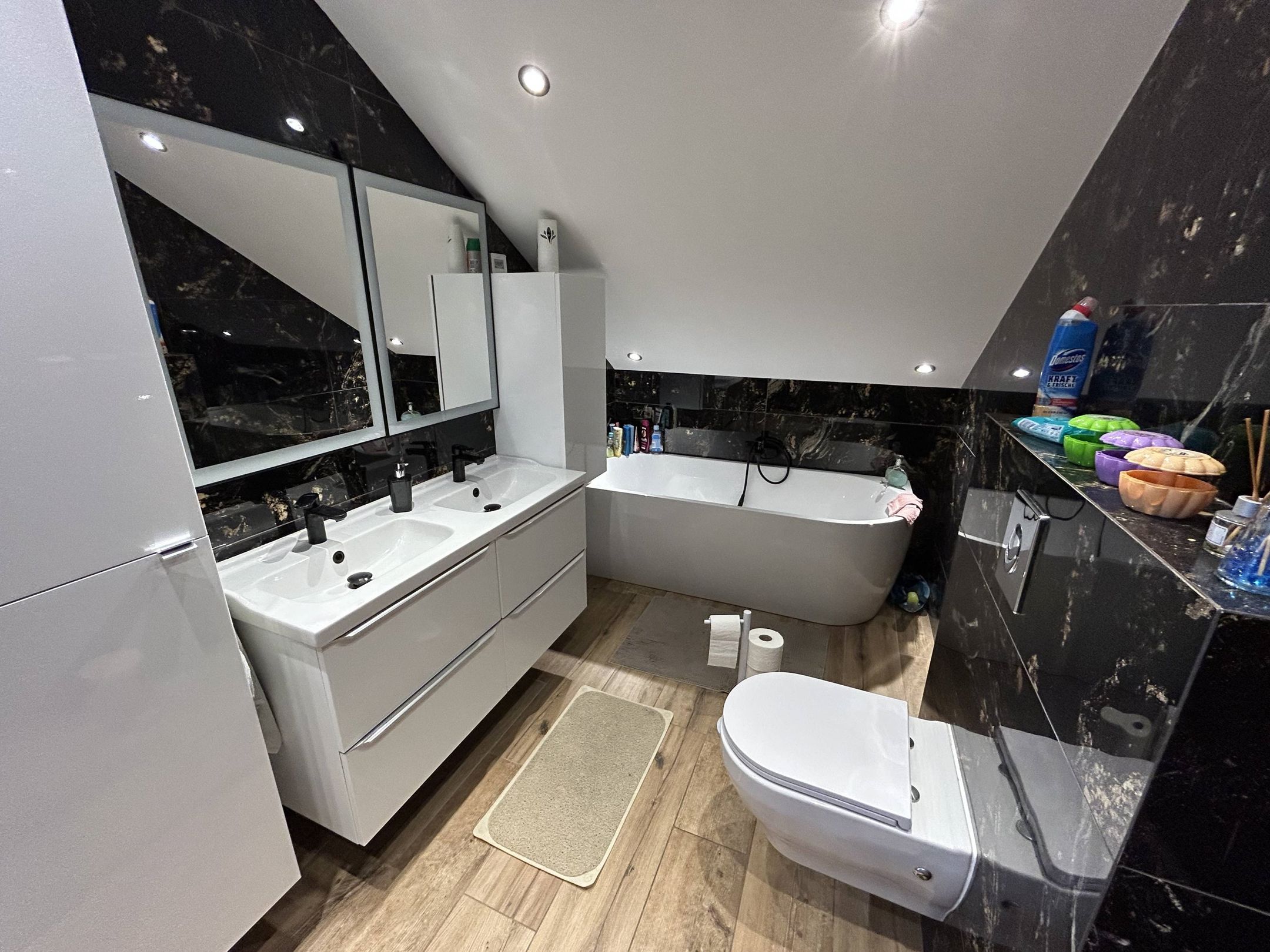 Fully Renovated Spacious Detached Home with Garage and Roof Terrace in Kerkrade — 33