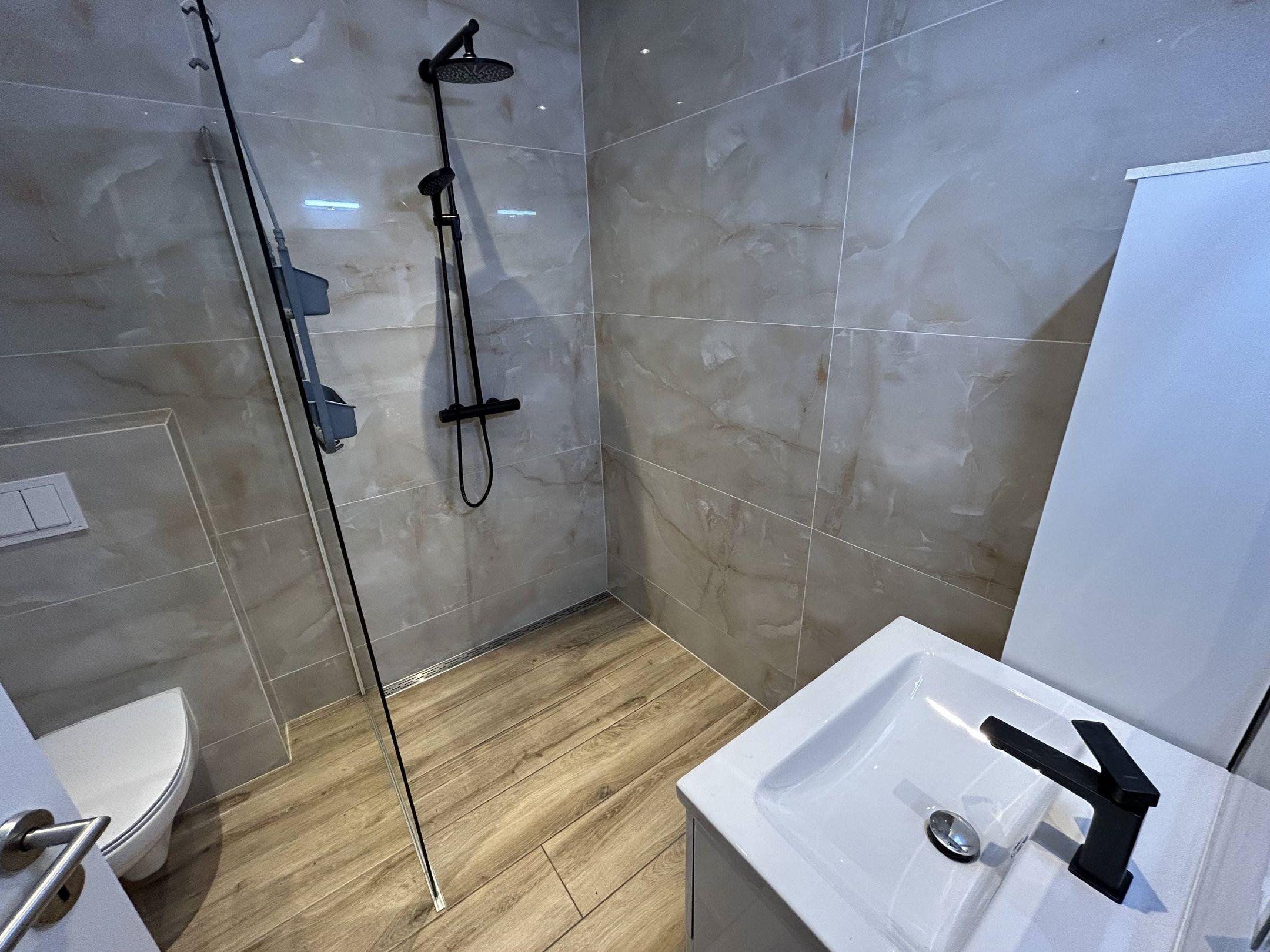 Fully Renovated Spacious Detached Home with Garage and Roof Terrace in Kerkrade — 45