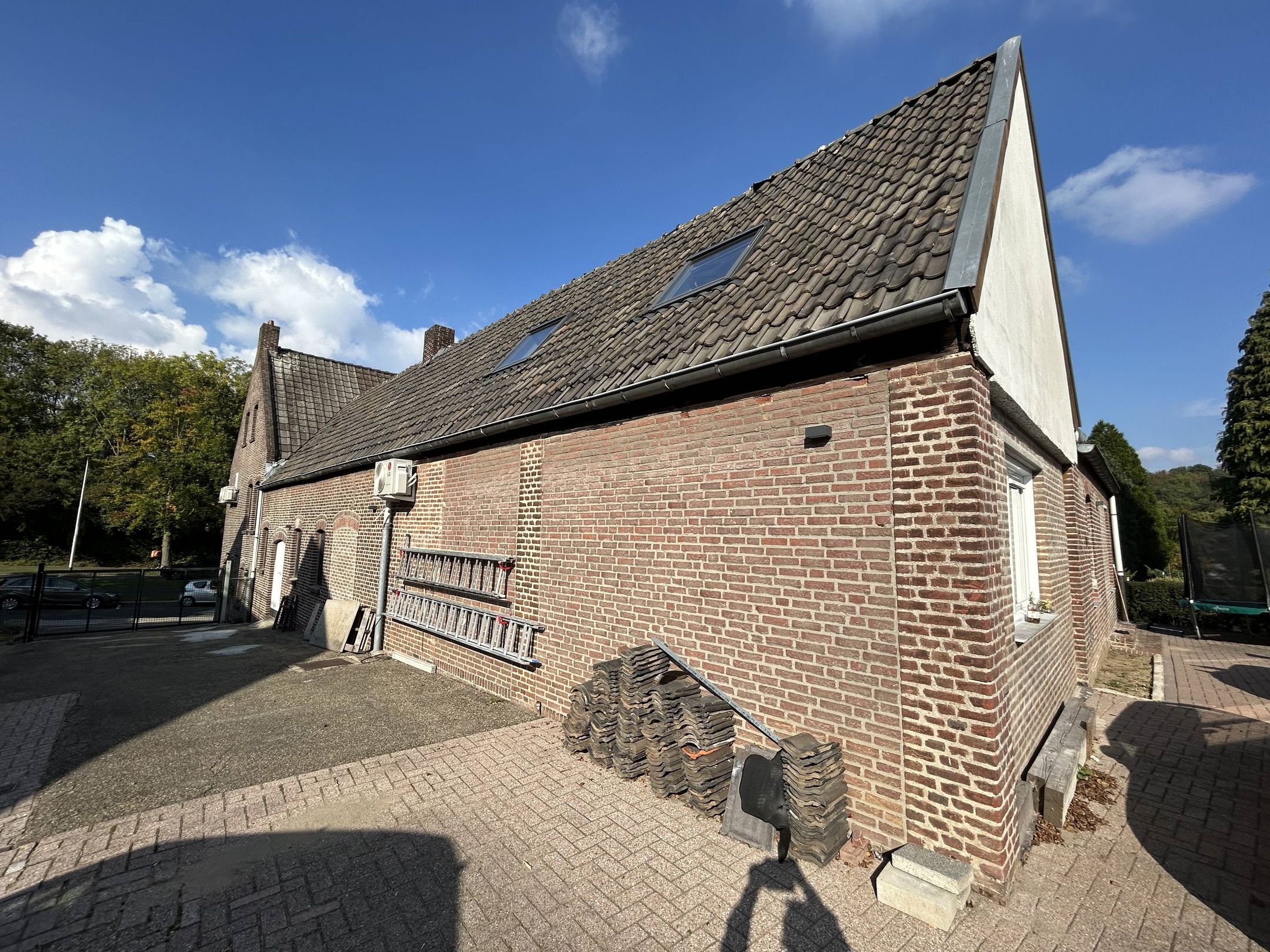 Fully Renovated Spacious Detached Home with Garage and Roof Terrace in Kerkrade — 15
