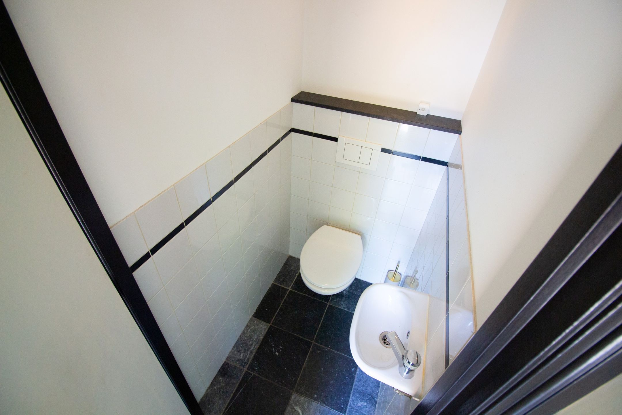 Completely Renovated Canal House with Sunny Garden in Enkhuizen City Centre — 12