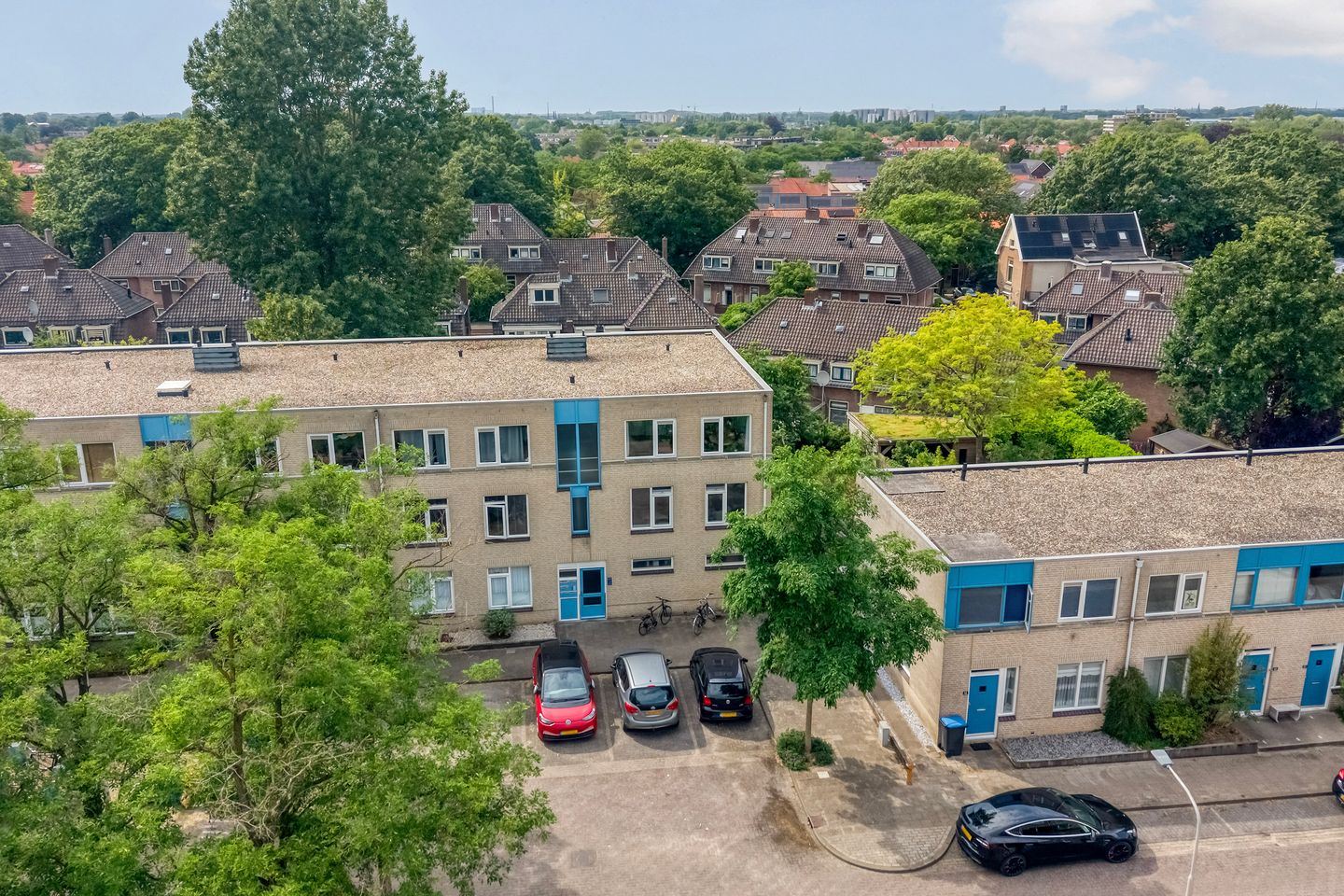 Well-Maintained Corner Apartment with West-Facing Balcony Near Nijmegen City Center — 35