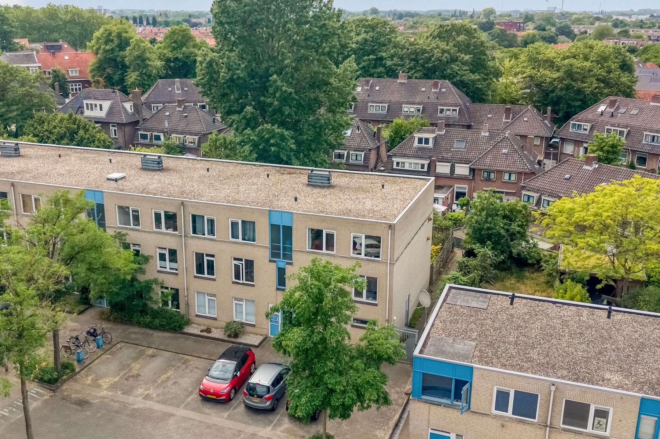Well-Maintained Corner Apartment with West-Facing Balcony Near Nijmegen City Center — 33