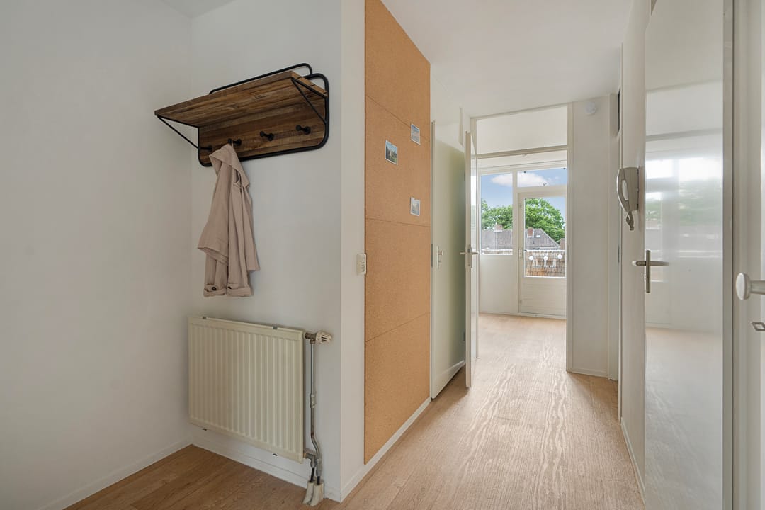 Well-Maintained Corner Apartment with West-Facing Balcony Near Nijmegen City Center — 26