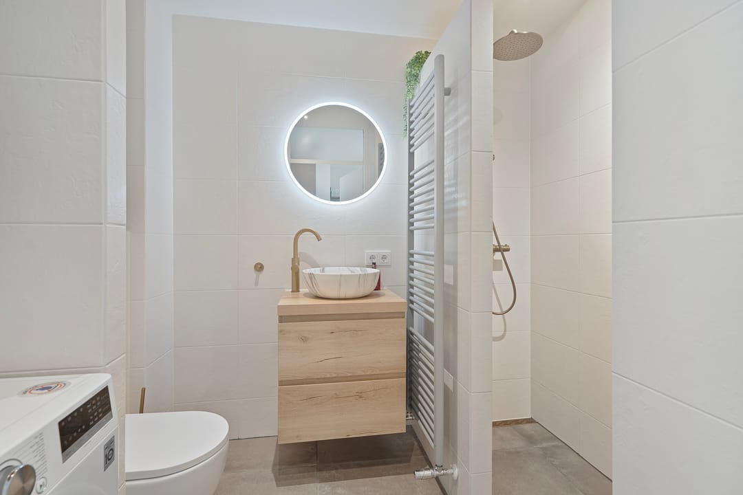 Well-Maintained Corner Apartment with West-Facing Balcony Near Nijmegen City Center — 22