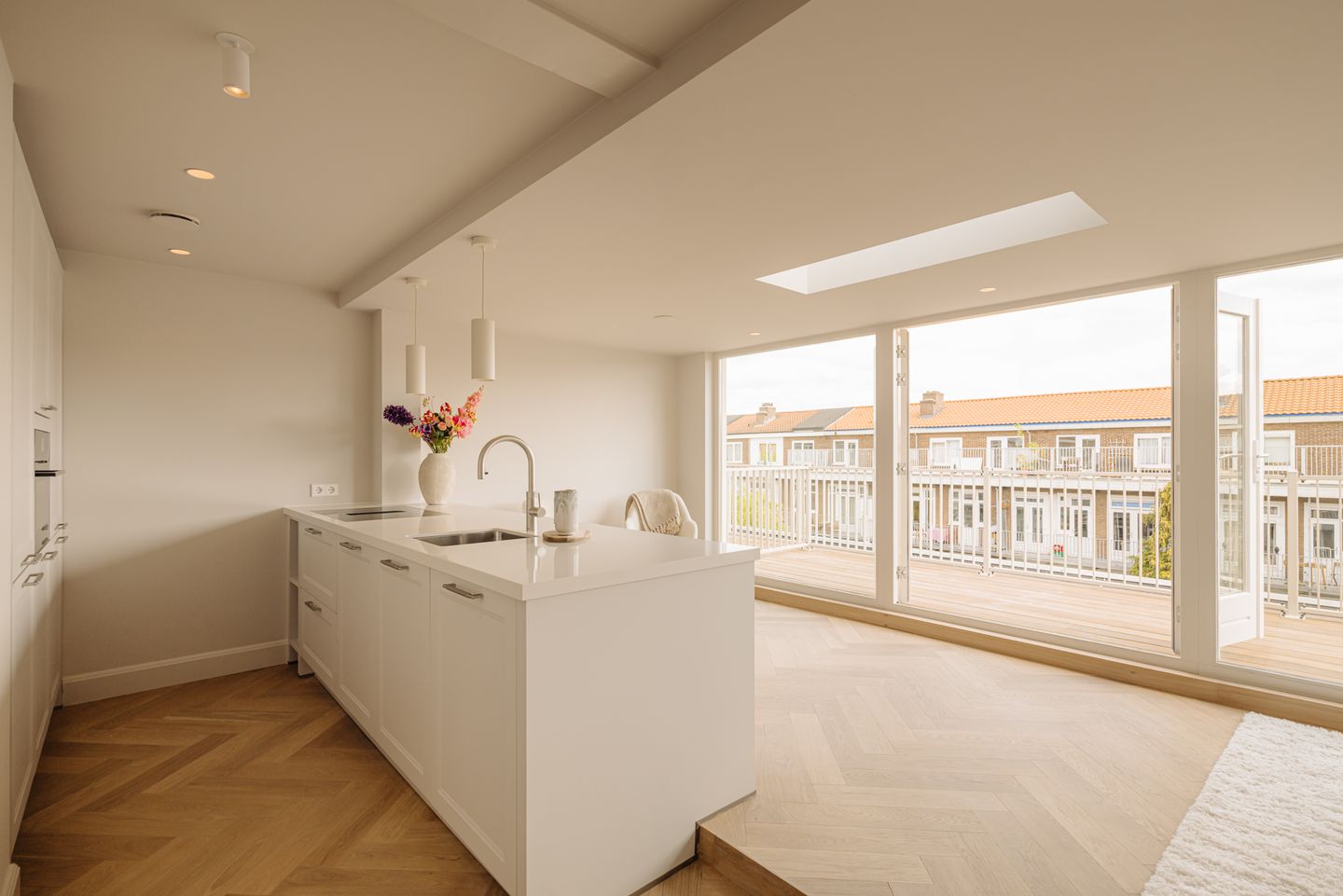 Photo 1 of Van Walbeeckstraat 32-4