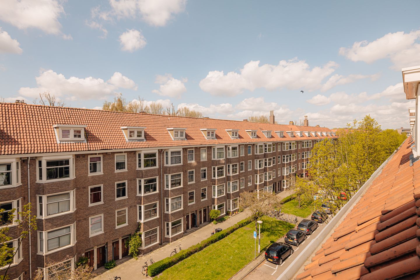 Photo 19 of Van Walbeeckstraat 32-4