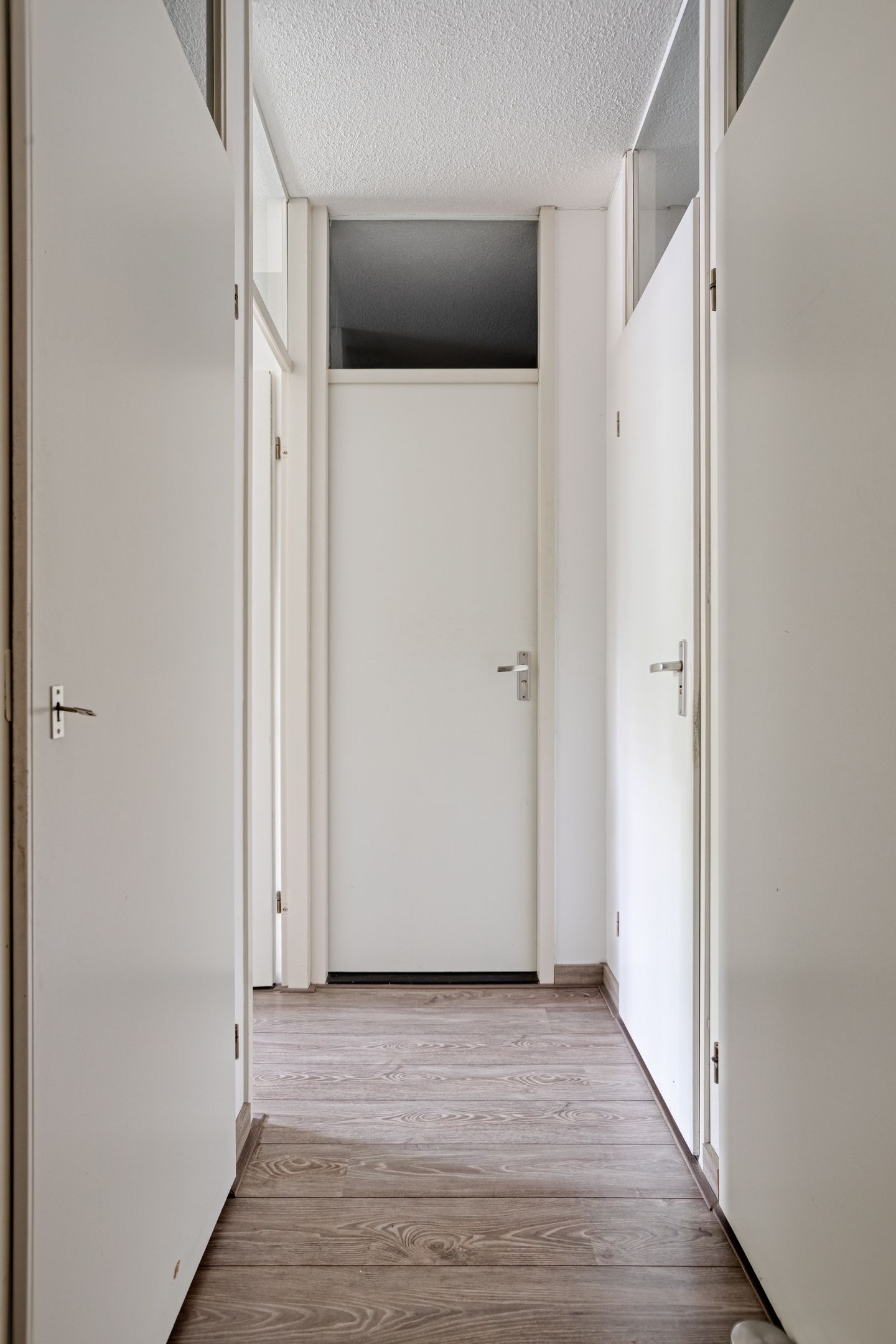 Spacious 2-bedroom apartment with sunny balcony near Dordrecht city center — 9