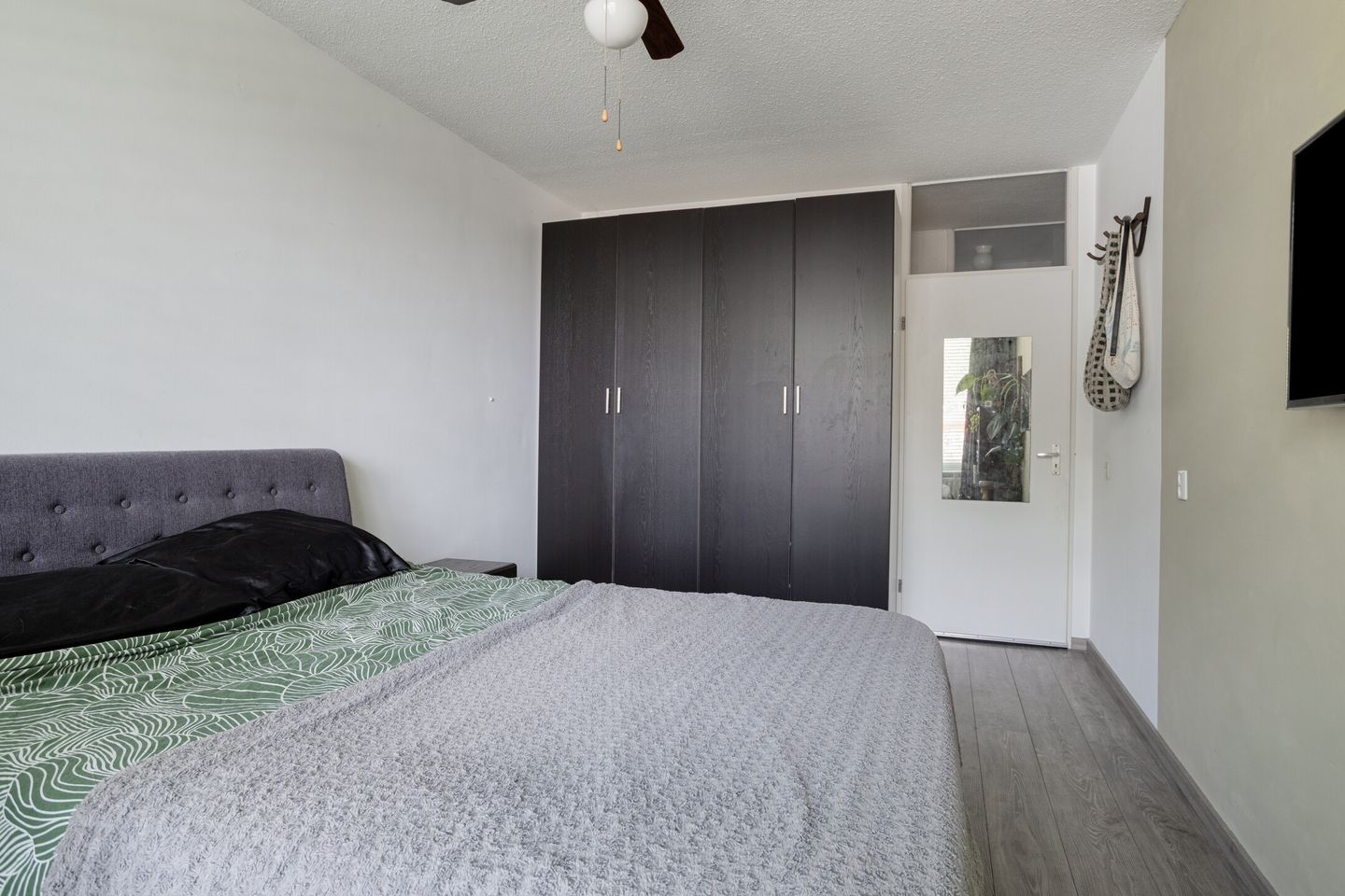 Spacious 2-bedroom apartment with sunny balcony near Dordrecht city center — 19