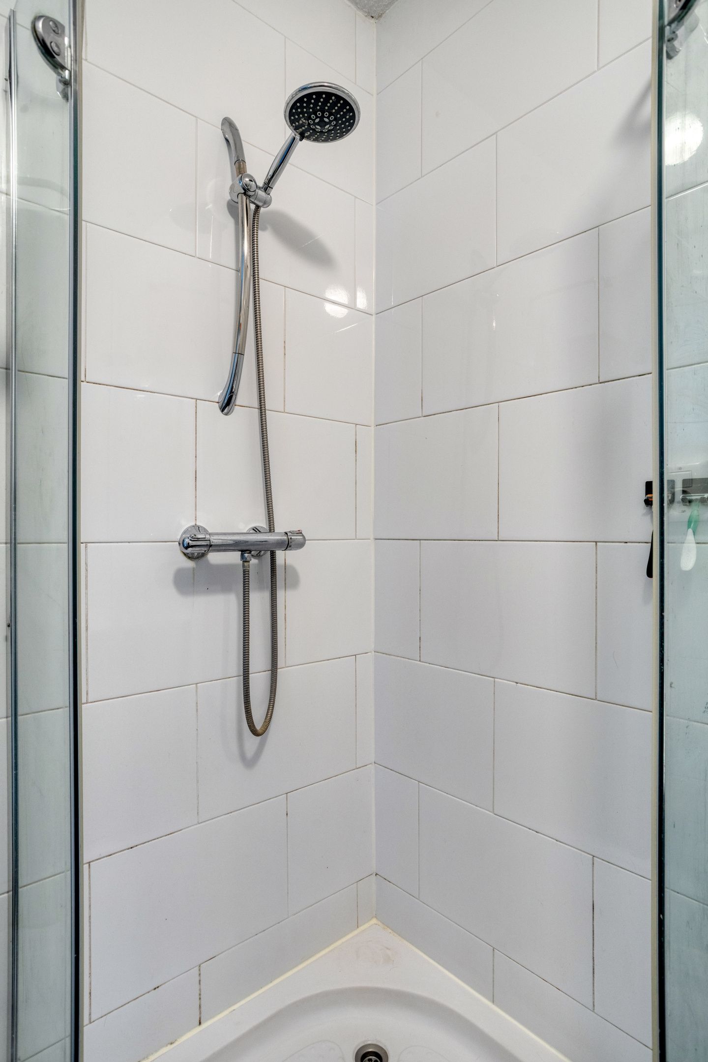 Spacious 2-bedroom apartment with sunny balcony near Dordrecht city center — 21