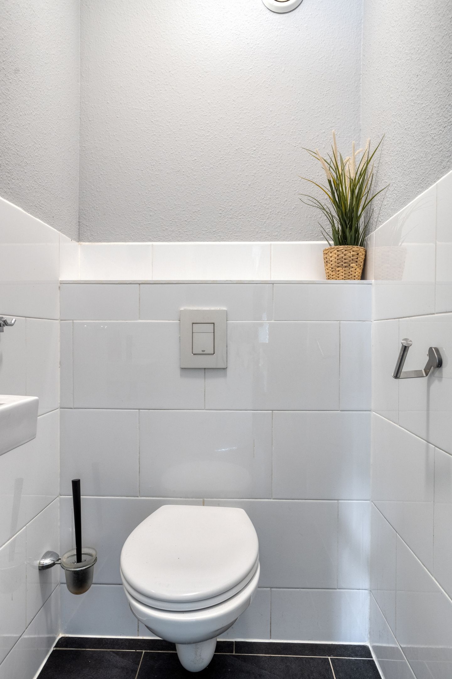 Spacious 2-bedroom apartment with sunny balcony near Dordrecht city center — 10