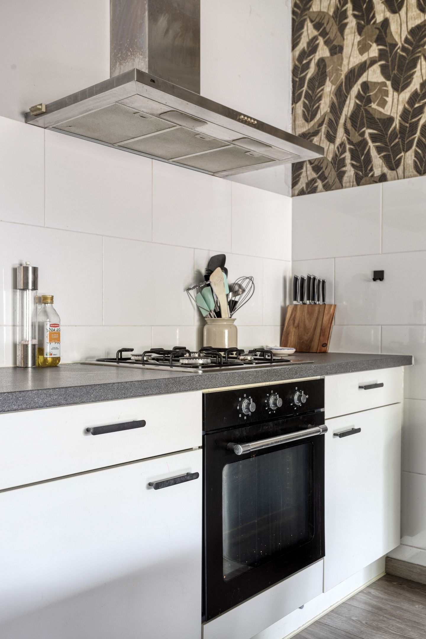 Spacious 2-bedroom apartment with sunny balcony near Dordrecht city center — 15