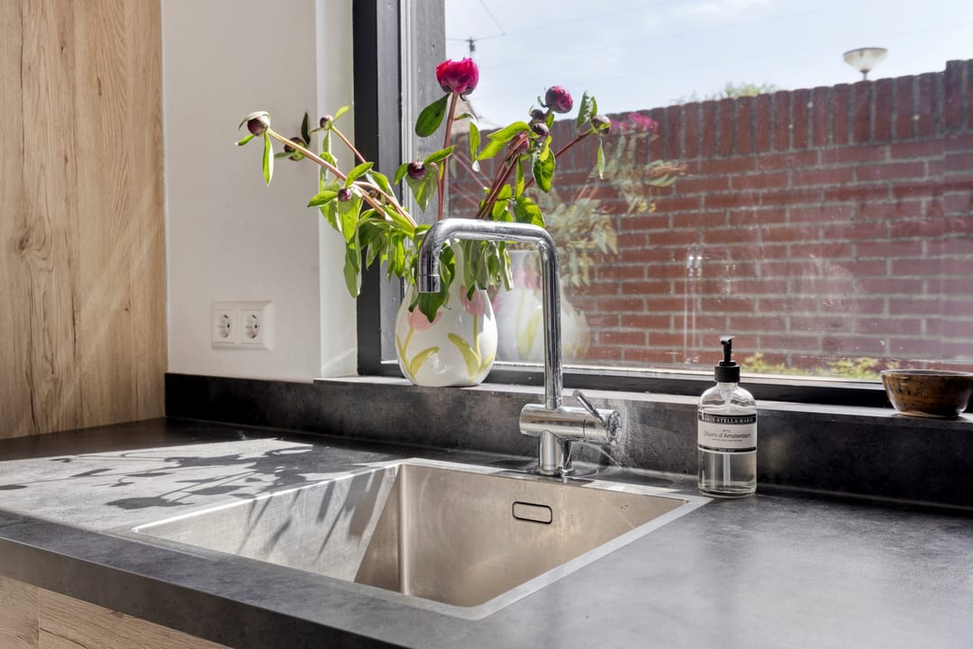Charming 1930s End Terrace Home with Garage in Central Tilburg — 11
