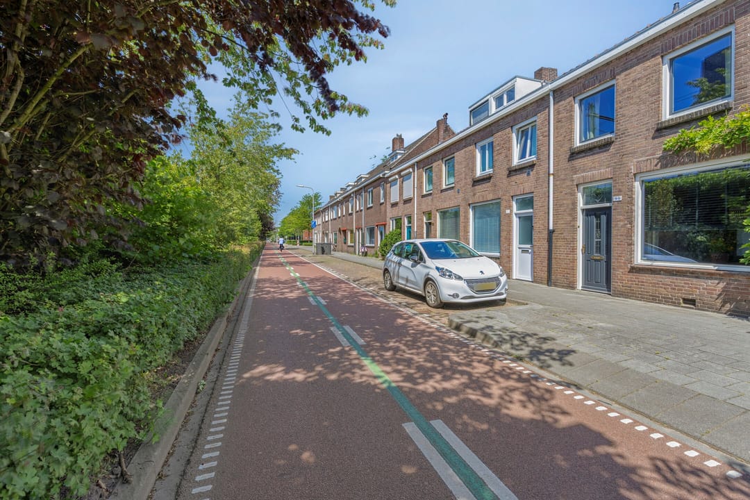 Charming 1930s End Terrace Home with Garage in Central Tilburg — 32