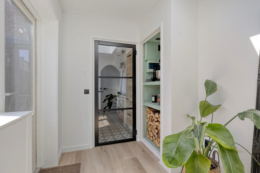 Charming 1930s End Terrace Home with Garage in Central Tilburg — 13