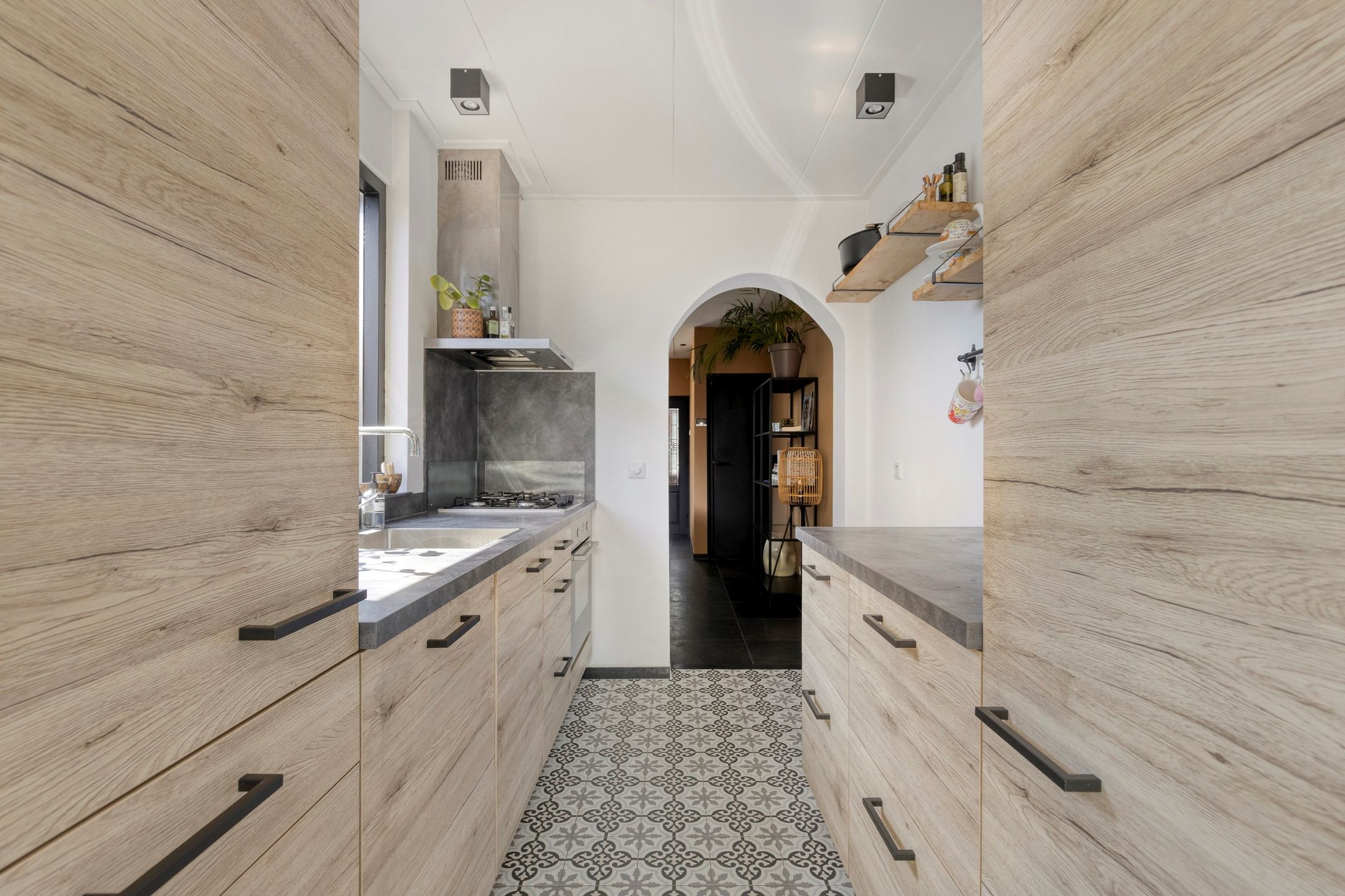 Charming 1930s End Terrace Home with Garage in Central Tilburg — 9