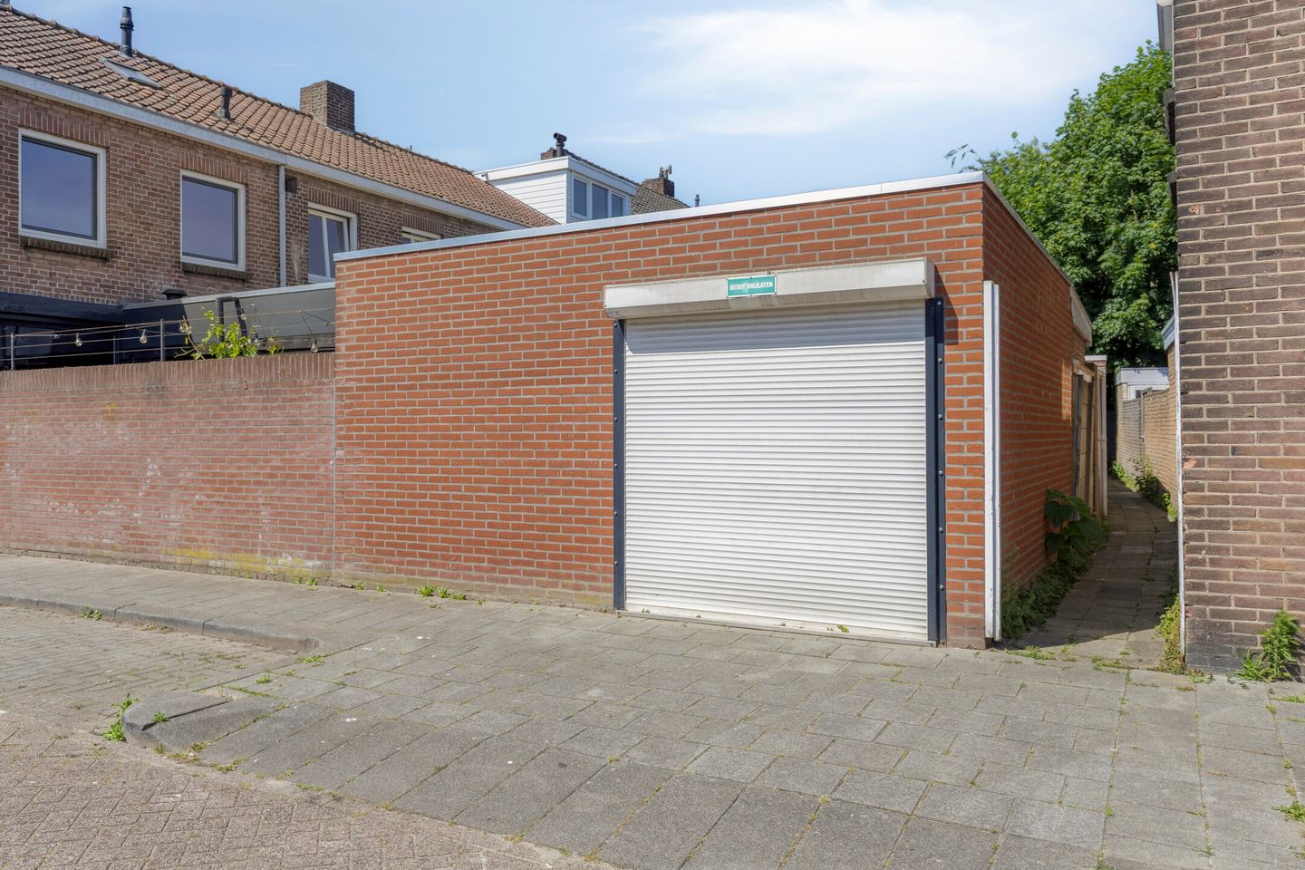 Charming 1930s End Terrace Home with Garage in Central Tilburg — 29
