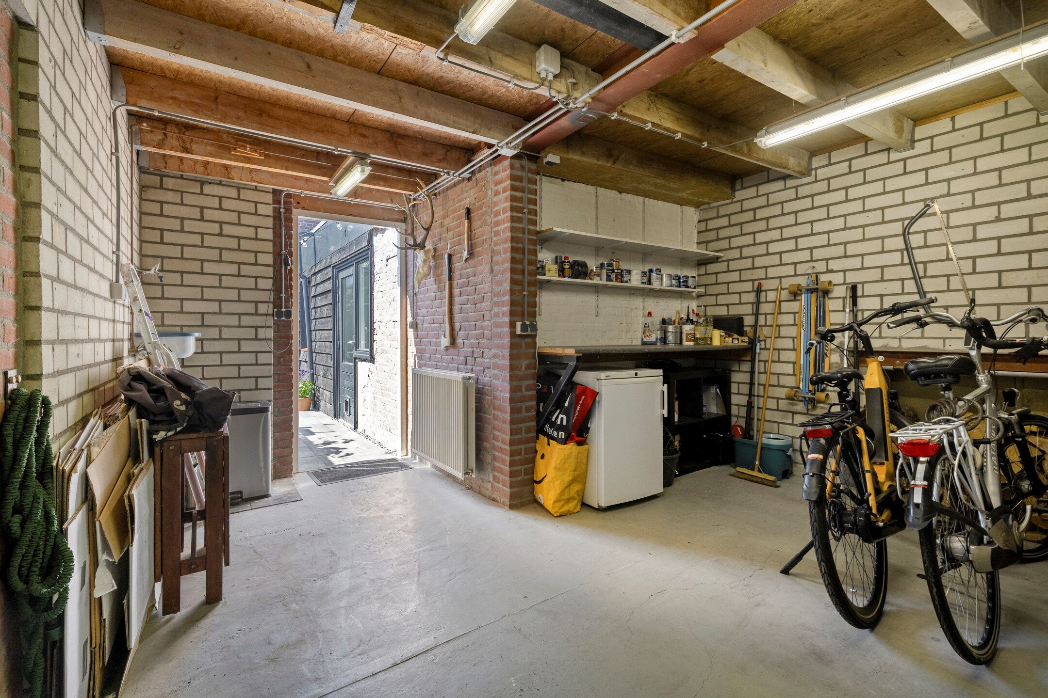 Charming 1930s End Terrace Home with Garage in Central Tilburg — 27