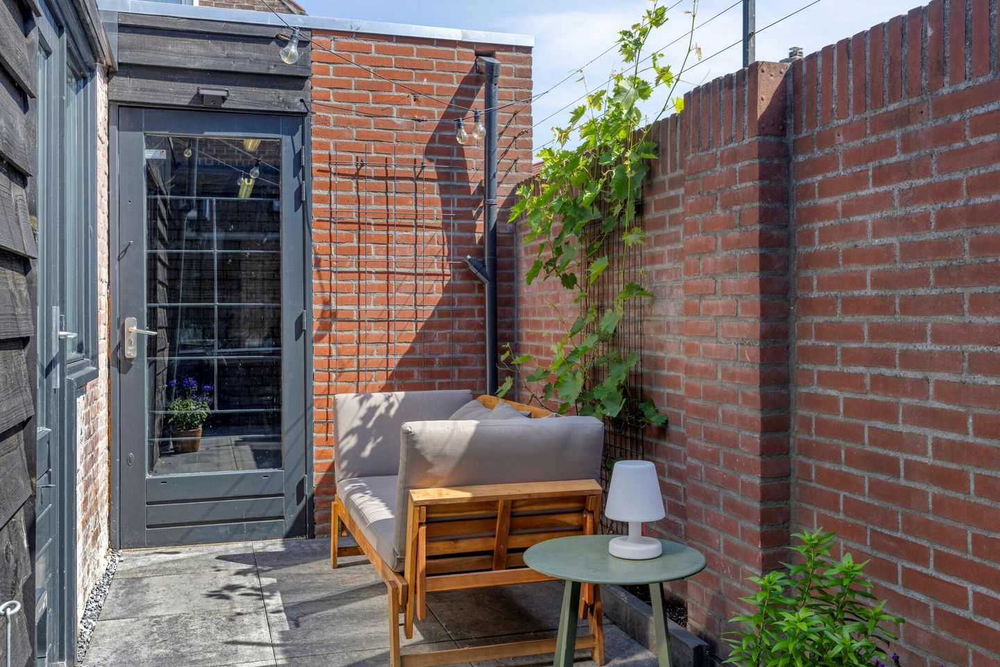 Charming 1930s End Terrace Home with Garage in Central Tilburg — 25