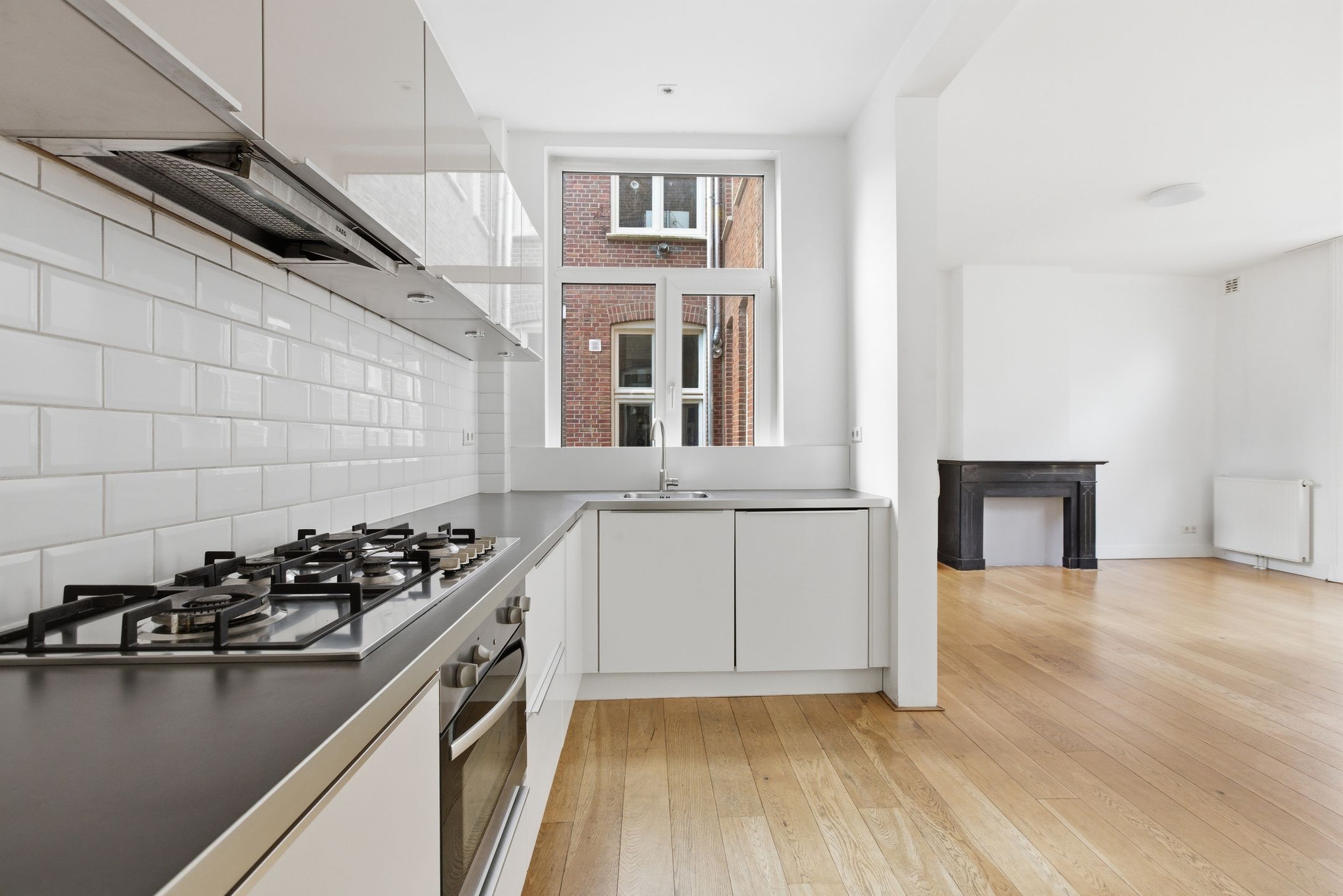 Photo 36 of Gerard Brandtstraat 3-1