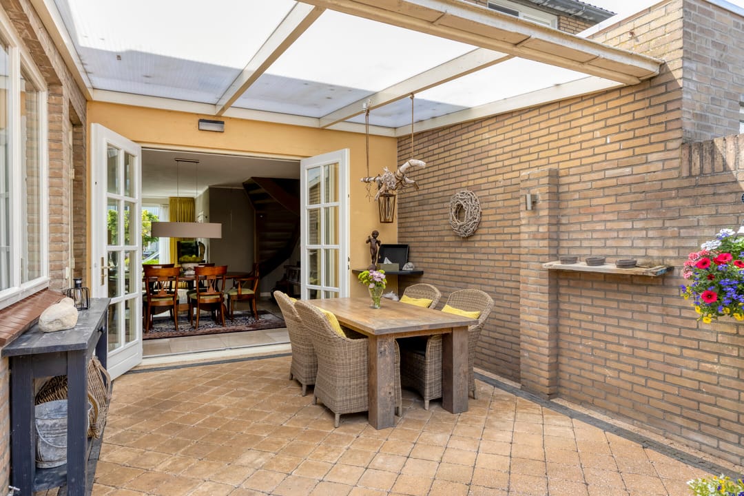Spacious Extended Terraced House with Four Bedrooms and Two Bathrooms in Family-Friendly Veghel — 32