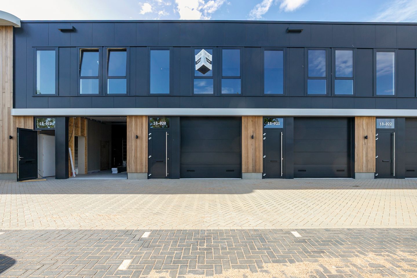 Bekijk foto 1 van Hogebrinkerweg 18-020