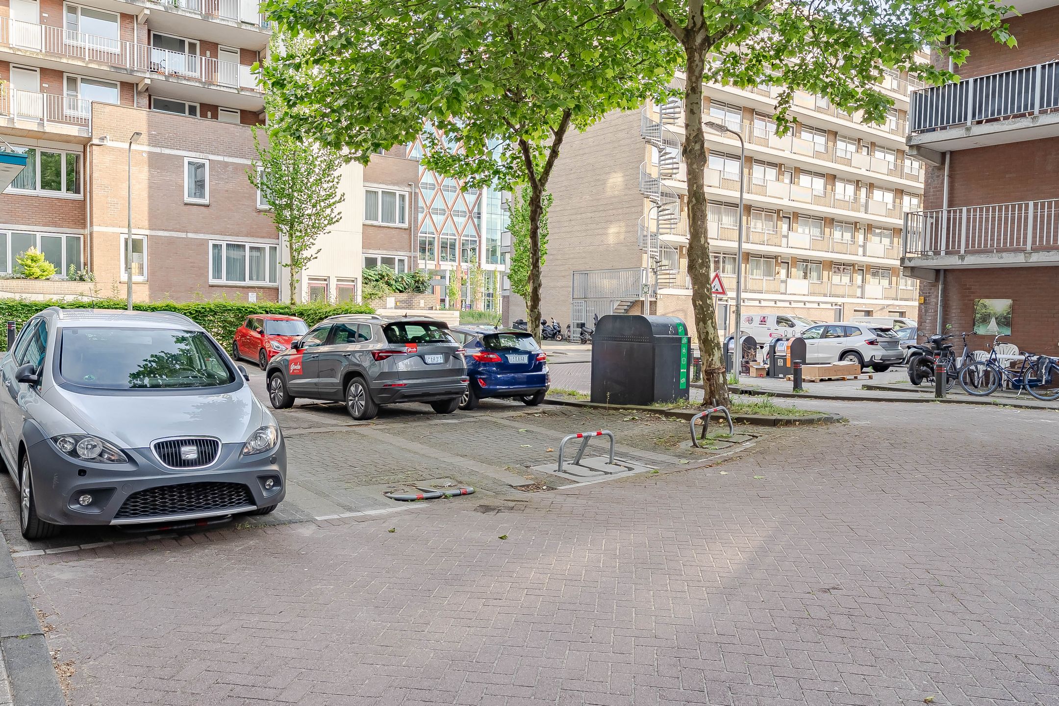 Modernised 3-Room Apartment with Parking in Gouda — 24