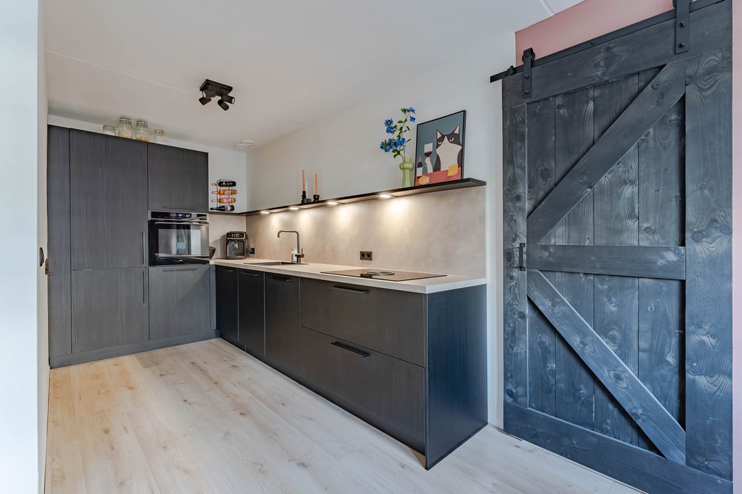 Modernised 3-Room Apartment with Parking in Gouda — 7