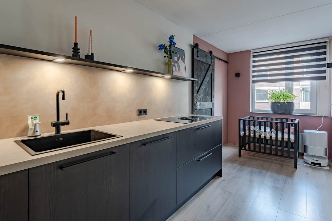 Modernised 3-Room Apartment with Parking in Gouda — 8