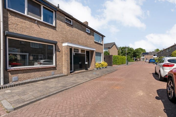 Foto 4 van Larixstraat 7