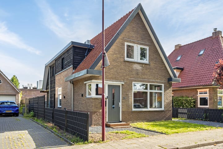Photo 3 of ten Hooringerlaan 24