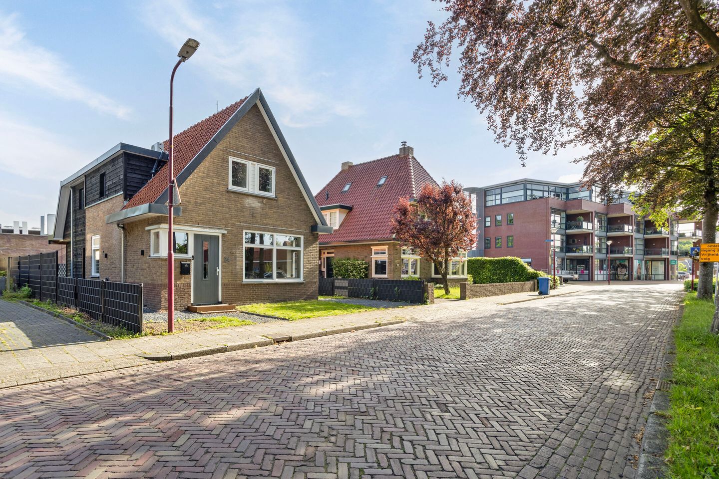 Photo 1 of ten Hooringerlaan 24