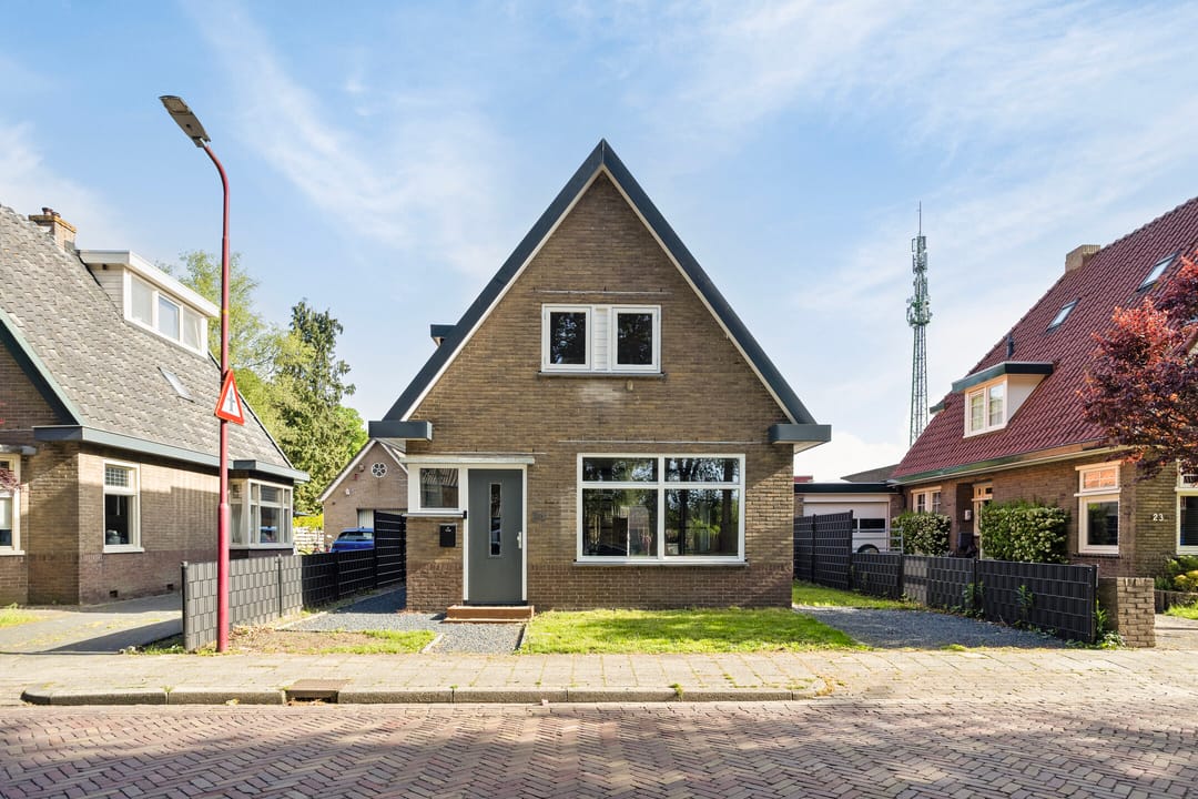 Photo 2 of ten Hooringerlaan 24