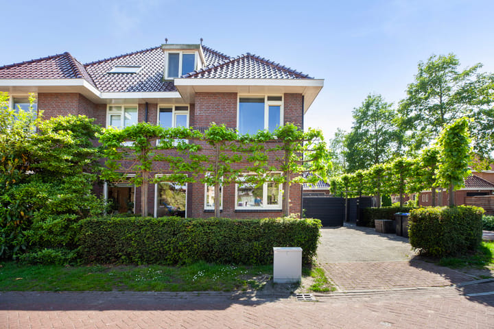 Twee-onder-één-kap te koop: Cissy van Marxveldtplantsoen 5, Berkel En Rodenrijs