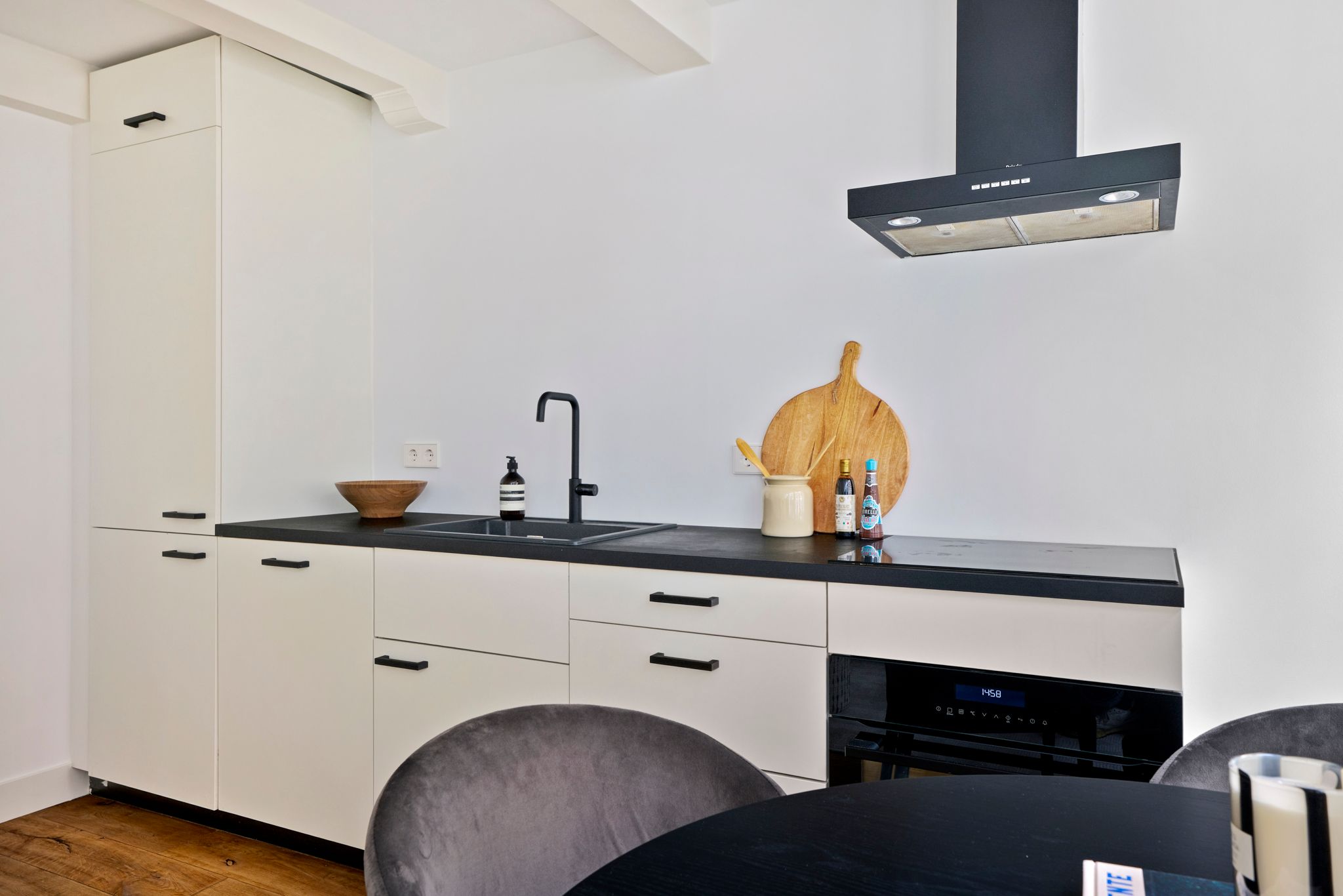 Photo 6 of Nieuwendijk 95-1