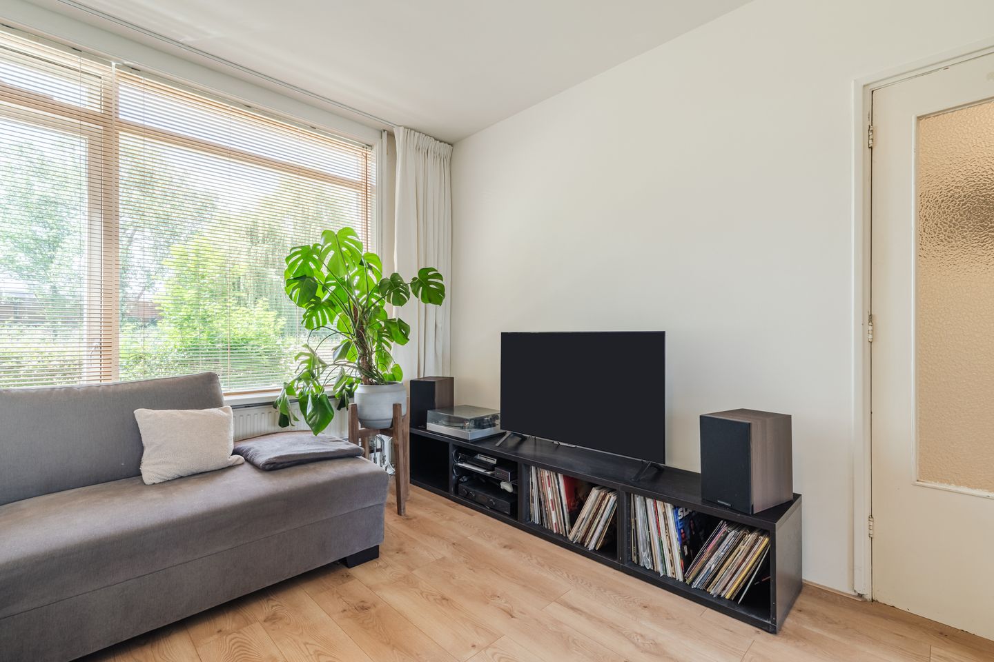 Ground Floor Apartment with Exceptional Garden in Hoograven, Utrecht — 10