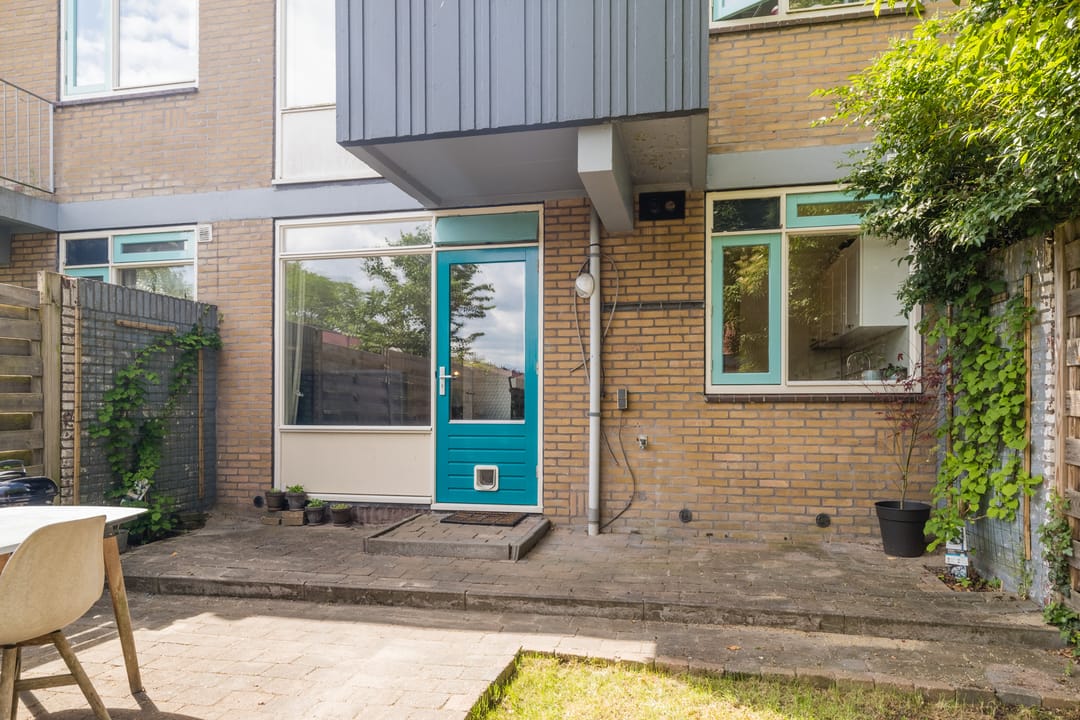 Ground Floor Apartment with Exceptional Garden in Hoograven, Utrecht — 26