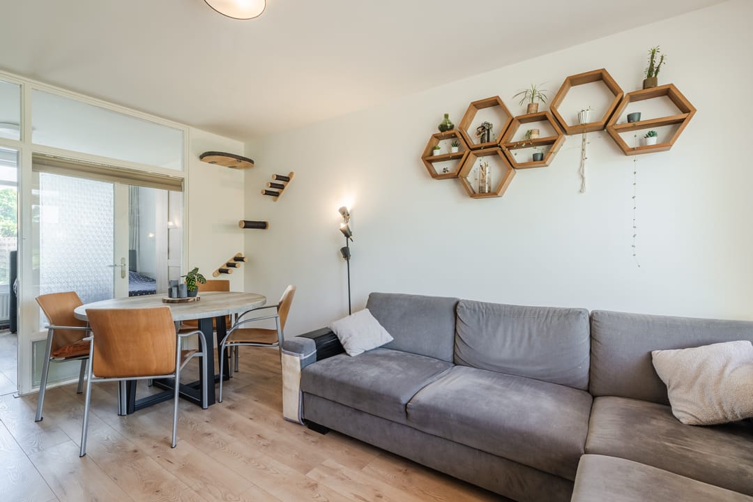 Ground Floor Apartment with Exceptional Garden in Hoograven, Utrecht — 11