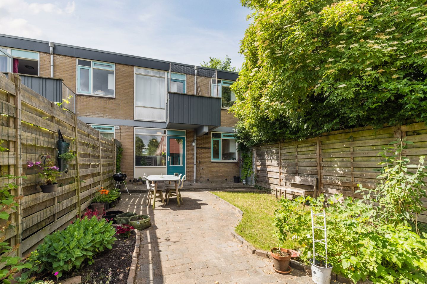 Ground Floor Apartment with Exceptional Garden in Hoograven, Utrecht — 25