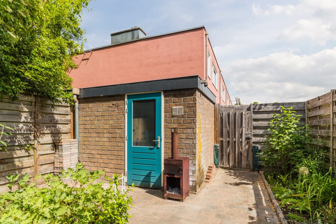 Ground Floor Apartment with Exceptional Garden in Hoograven, Utrecht — 22